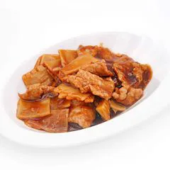 Manzo saltato con funghi e bambù